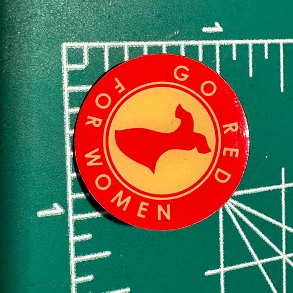 Go Red For Women Pinback Button Lapel Pin Heart‎ Health Awareness Charity - Picture 5 of 8